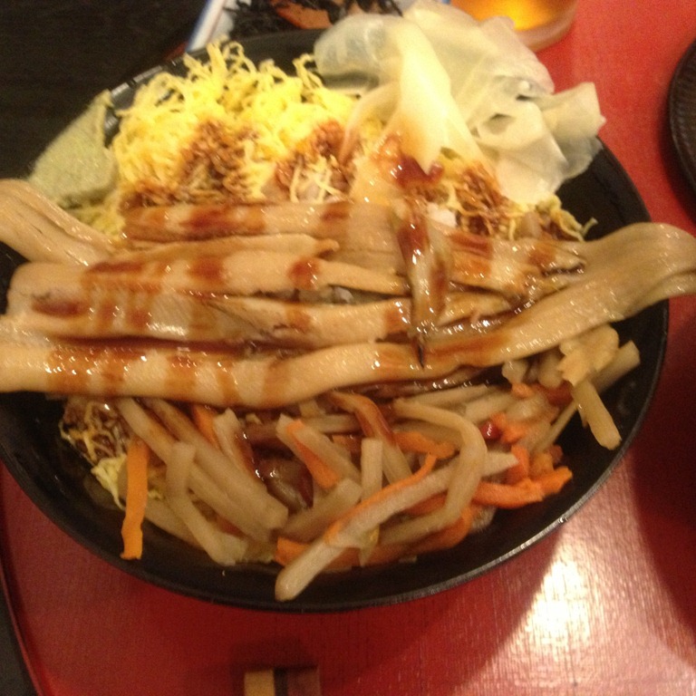 Featured image of post 塩気と甘みのハーモニー醸す、『天然素材蔵』であなご丼を食べる。