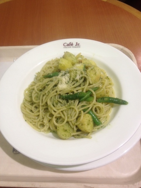 Featured image of post 縦長の店内で広々スペースが居心地良し イタリアン・トマトカフェジュニア 東急まちだツインズ店