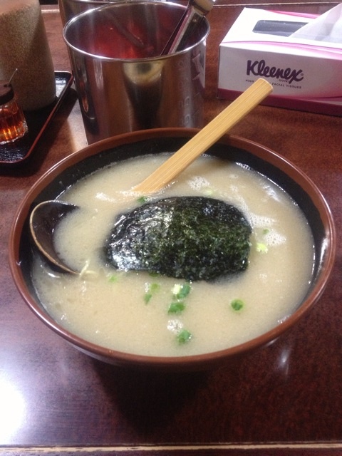 Featured image of post 町田でオーソドックス博多ラーメンを食べるならここ　博多っ子 駅前店