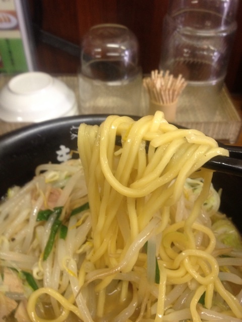 Featured image of post もやし大盛りvs太麺が黄金コンビ！麺処まさご　町田