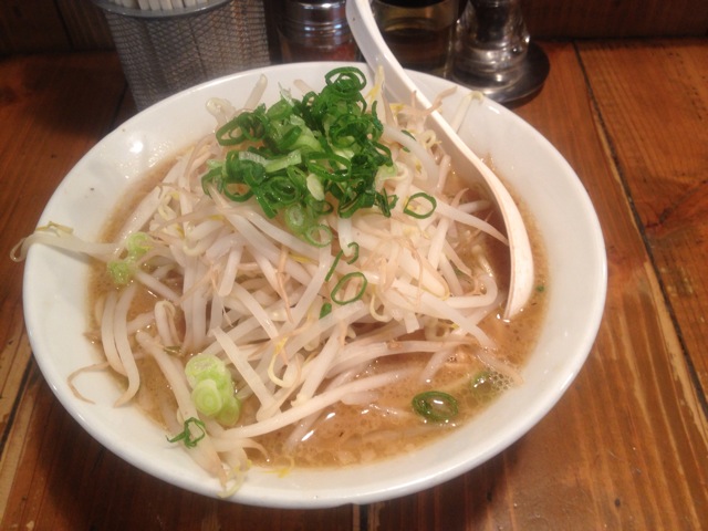 Featured image of post 町田仲見世通りにあるアッサリラーメン 基(motoi)