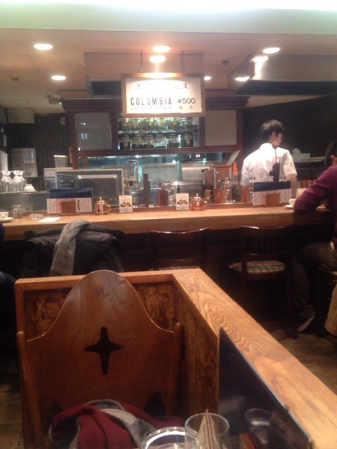 Featured image of post 新宿駅近くの本格コーヒー店を発見！珈琲店トップ 新宿西口店