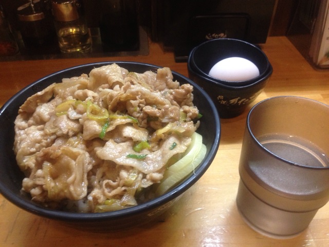 Featured image of post 町田の路地にあるガッツリ系めし屋「伝説のすた丼屋 町田店」