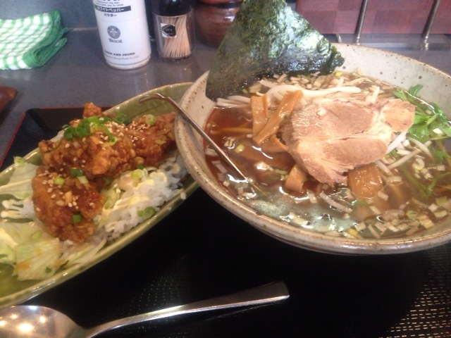 Featured image of post 町田の熱血食堂すわで質量ともに大満足なランチメニューを食らう