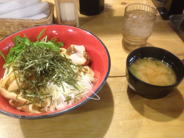 Featured image of post 油そばのネトネトな歯ごたえが斬新だ どんどん 町田店