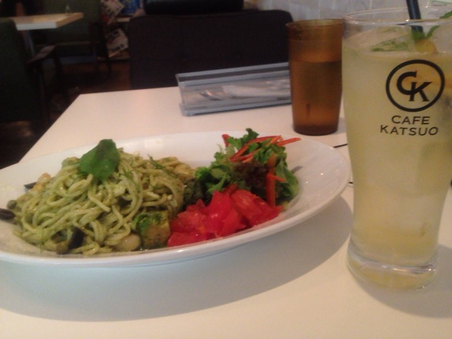 Featured image of post 町田のナウでヤングな若者に人気のオシャレカフェ カツオ 町田店