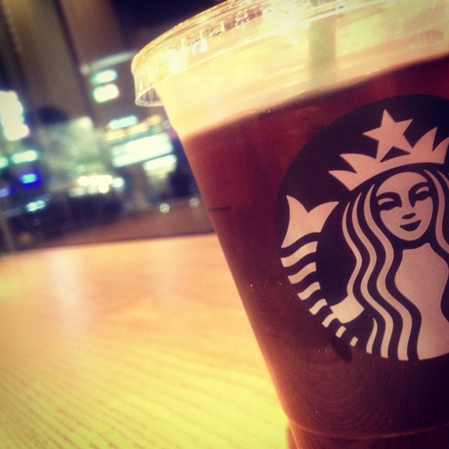 Featured image of post ガラス張りのカウンターから行き交う人々をジロジロ スターバックスコーヒー 小田急相模大野ステーションスクエア店