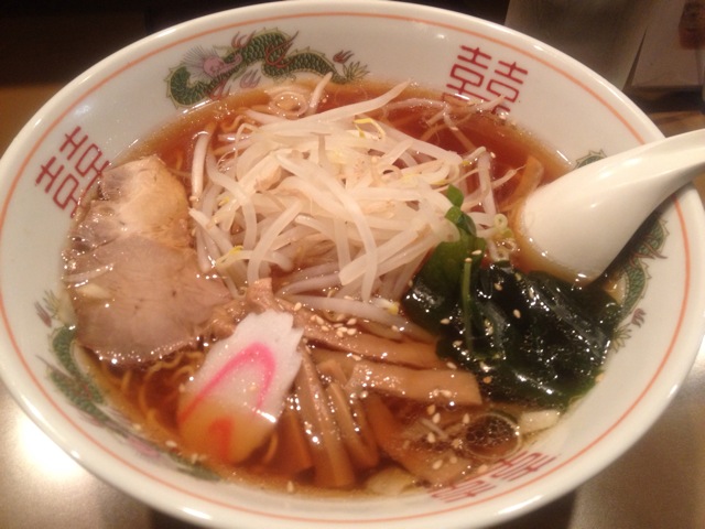 Featured image of post 店内は今風！昔ながらのラーメン！レトロポップなお店「水岡」町田