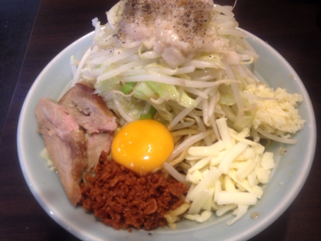 Featured image of post [町田・ラーメン・朗朗朗]チーズと卵もとろ～りな絡みつくウマさ、油～めん