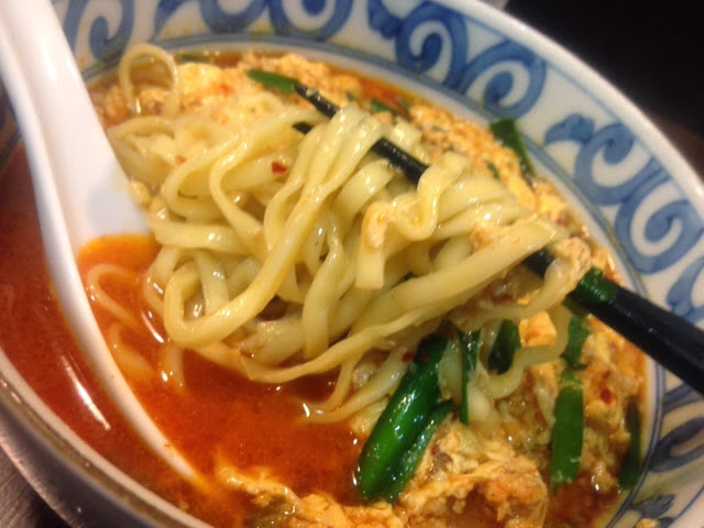 Featured image of post [町田・ラーメン・からいもん]JR町田駅ヨドバシ側にある貴重なラーメン屋さん、にらたまにたまげた