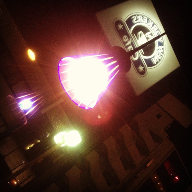 Featured image of post 雨の夜にカフェラテでまったり@NEW YORKER'S Cafe 町田店