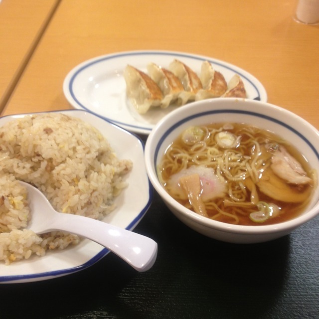 Featured image of post サラリーマンホイホイな明るさ@東秀 #町田 １号店