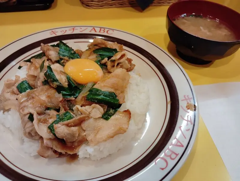 Featured image of post 昭和のスタミナ丼？いえプレートのオリエンタルライスを食べる！ABCキッチン池袋東口店
